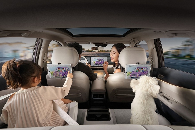 Седан Nissan Teana показал свой новый интерьер