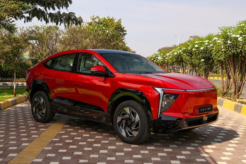 Анонсирован индийский семиместный электрокроссовер Mahindra XEV 9S
