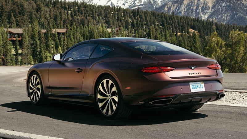Bentley пересмотрела стратегию: новинка с V8 и продление срока жизни подключаемым гибридам