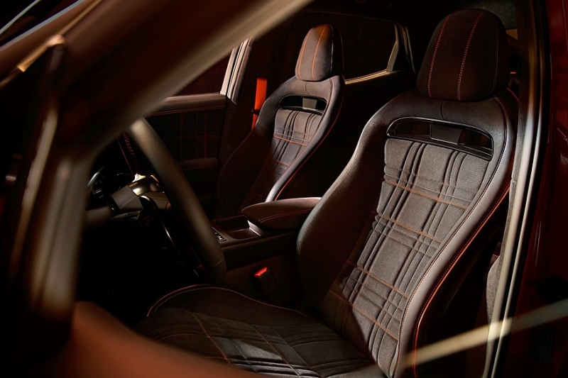 Две новинки от Genesis: серийный спортивный кроссовер GV60 Magma и будущий суперкар