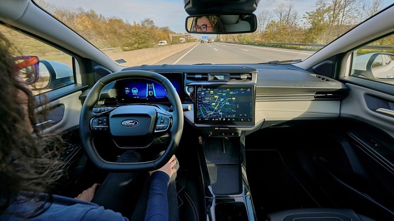 Ford Puma Gen-E получил пару обновок к 2026 году — автопилот и увеличенный запас хода