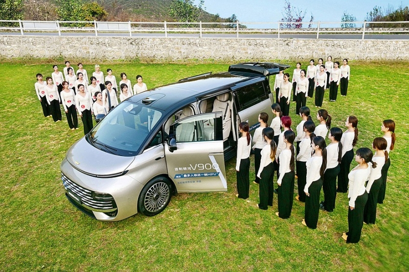 Geely Galaxy V900 готовится к старту продаж: минивэн уже установил необычный рекорд