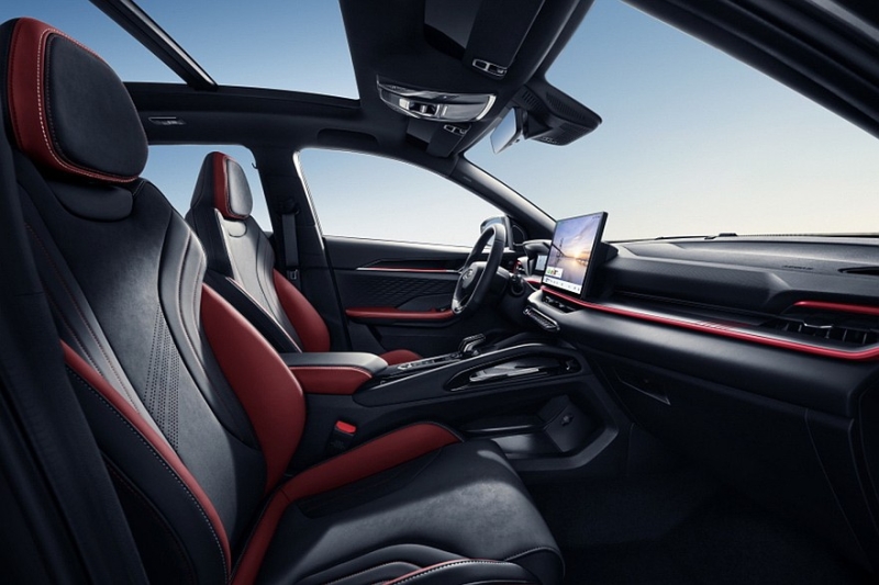 Глобальный кроссовер Geely Coolray пережил рестайлинг