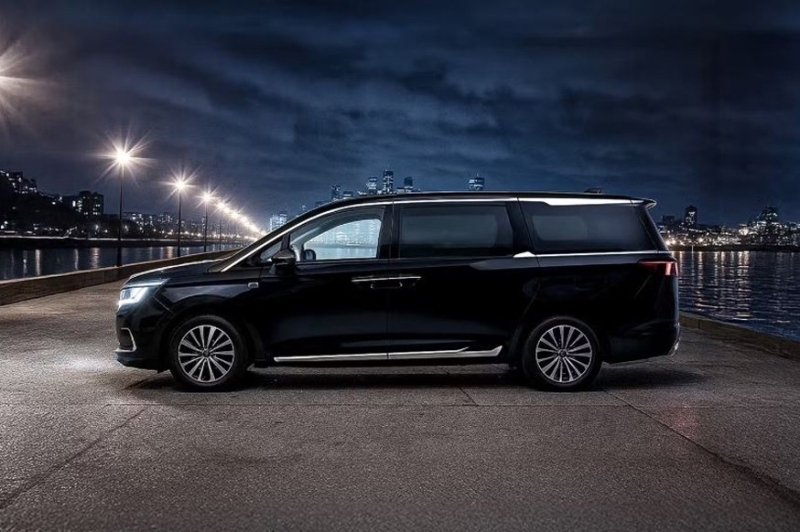 JAC готовит минивэн RF8 к скорому выходу на российский рынок