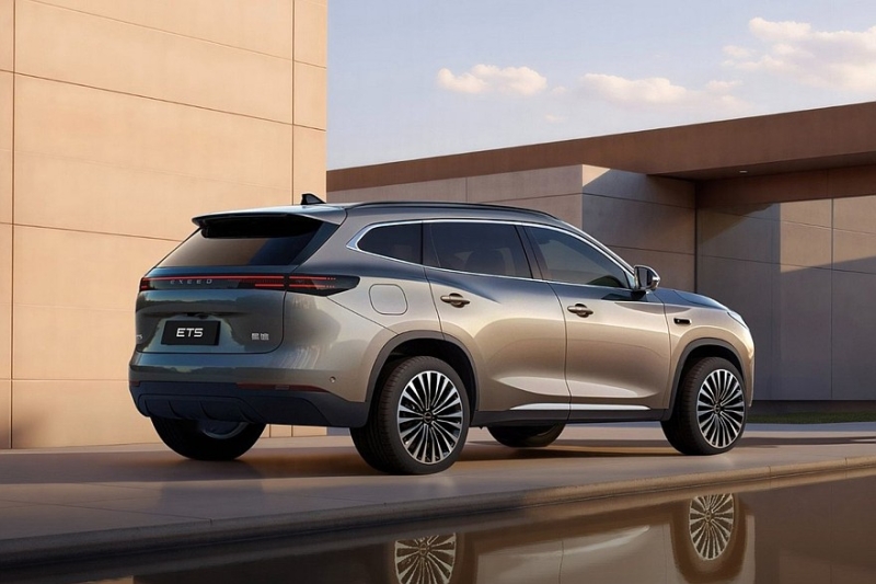 Кроссовер Exeed ET5 на базе Exeed TXL стартует в двух версиях