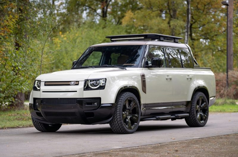 Land Rover Defender стал пикапом стараниями Heritage Customs и Urban Automotive