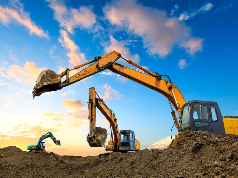 Лукойл представил смазочные материалы и цифровые сервисы на конференции «Дело Спецтехники»