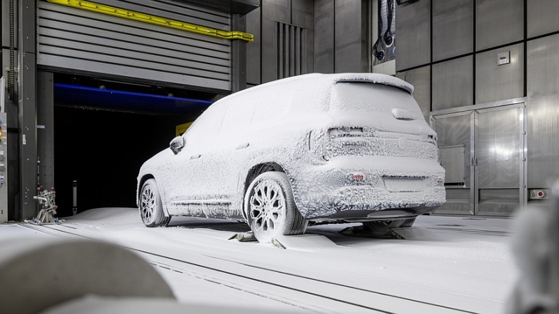 Mercedes-Benz GLB второго поколения показался на новых фото, рассекречен салон