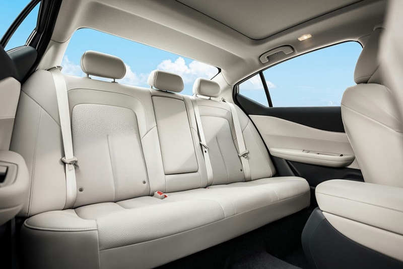 Nissan Teana выходит на рынок: новый дизайн и старые моторы