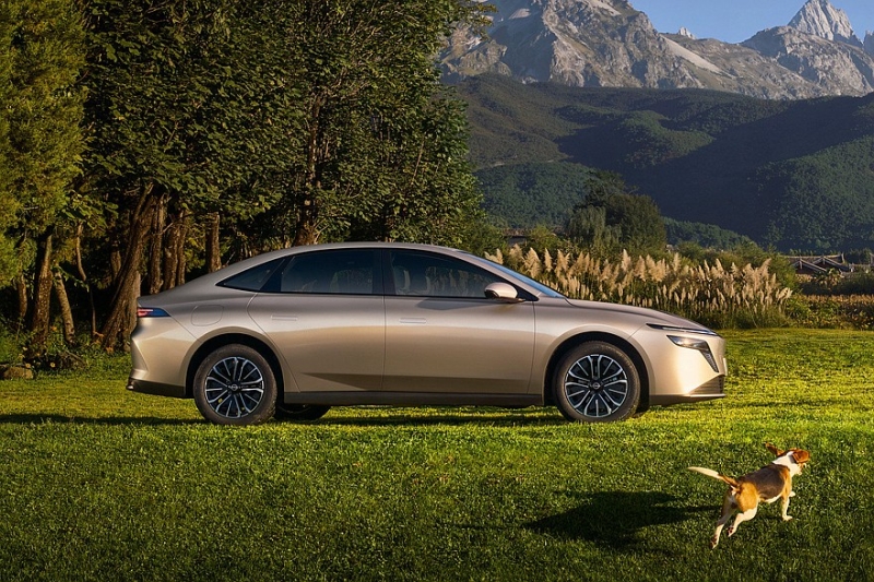 Nissan запустил в продажу седан N6 и пообещал ещё несколько новинок