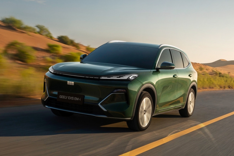 Новый кроссовер Geely EX5 EM-i в России: ожидаемо дешевле родственного EX5
