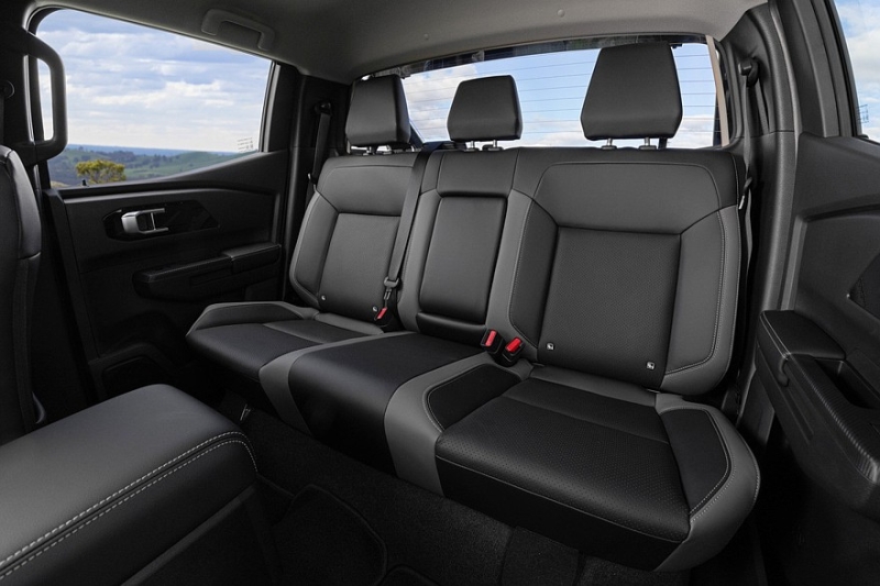 Новый пикап Nissan Navara на базе Mitsubishi L200: топовый дизель и только полный привод