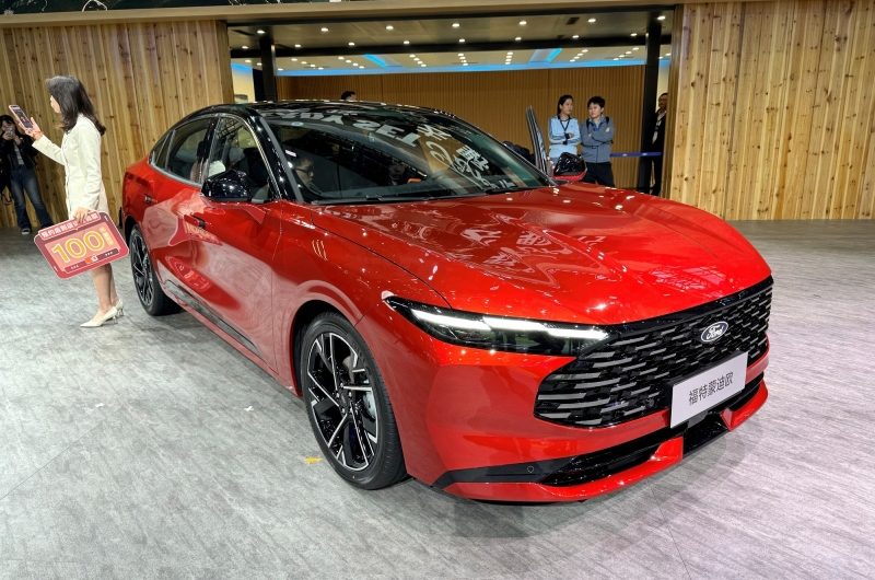 Обновлённый Ford Mondeo для Китая: без двухэтажных фар и с более мощным двигателем