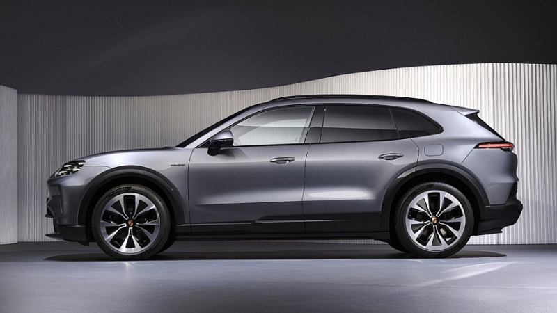 Porsche Cayenne Electric сбросил маску: две версии, до 1156 л.с. и беспроводная зарядка