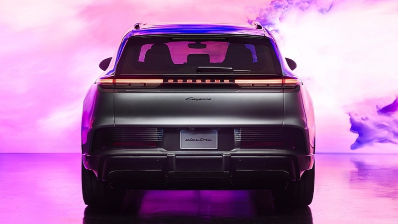 Porsche Cayenne Electric сбросил маску: две версии, до 1156 л.с. и беспроводная зарядка