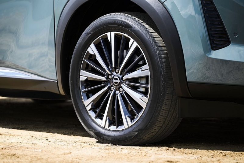 Представлен рестайлинговый Nissan Pathfinder: улучшенное оснащение и старый мотор