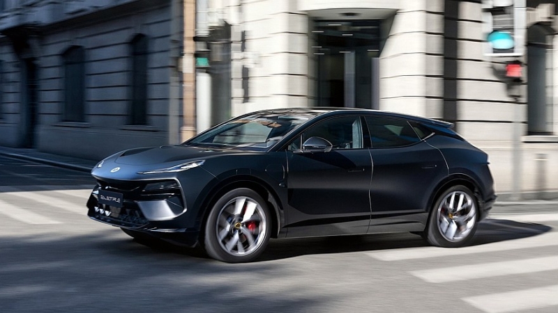 Просто добавь ДВС: убыточный Lotus представит первый мощный гибрид в январе