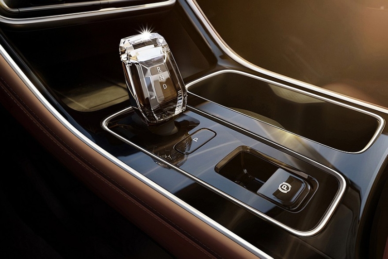 Седан Geely Emgrand нового поколения предложен с двумя моторами на выбор