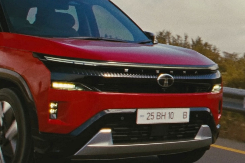 Серийный кроссовер Tata Sierra: трёхэкранное табло и несколько вариантов начинки