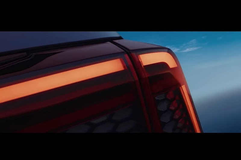 Индийский кроссовер Mahindra XUV700: рестайлинг и новое имя