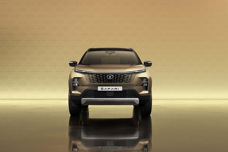Кроссоверы Tata Harrier и Safari: теперь с бензиновым мотором