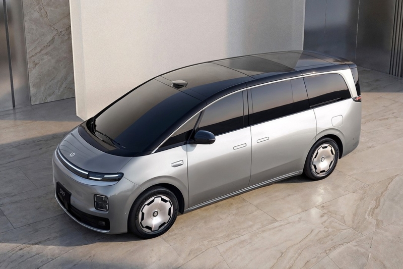 Leapmotor отметила юбилей анонсом минивэна D99 и продажей части акций концерну FAW