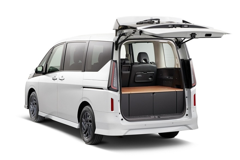 Минивэн Nissan Serena: рестайлинг богатых версий и расширение гаммы