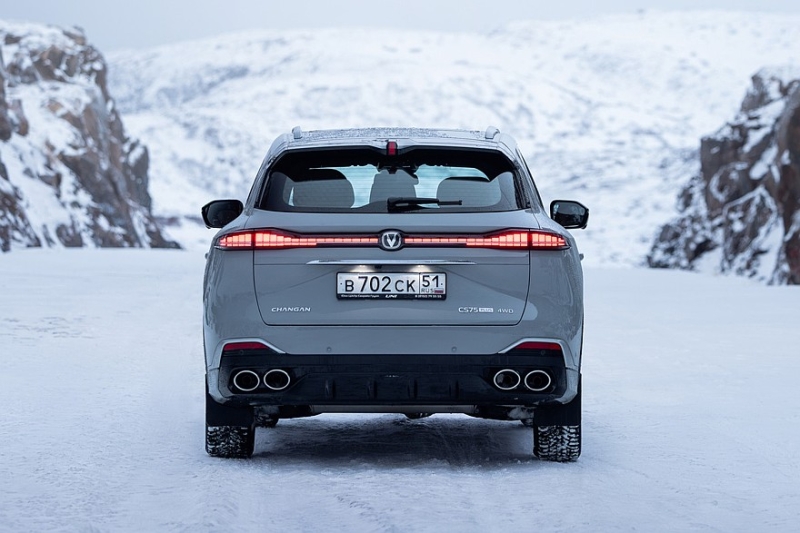 Новый Changan CS75 Plus стартует в России с топовым мотором и полным приводом: объявлены цены