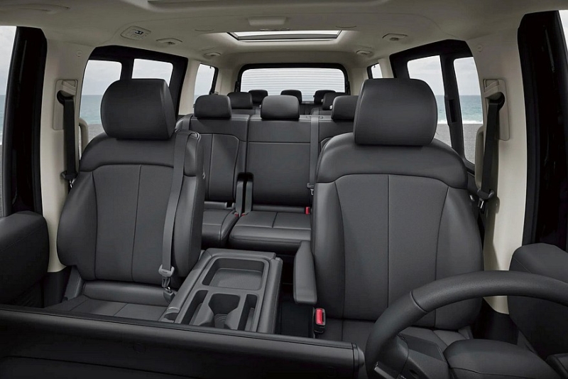 Обновлённое семейство Hyundai Staria: декор, экраны побольше и физические кнопки