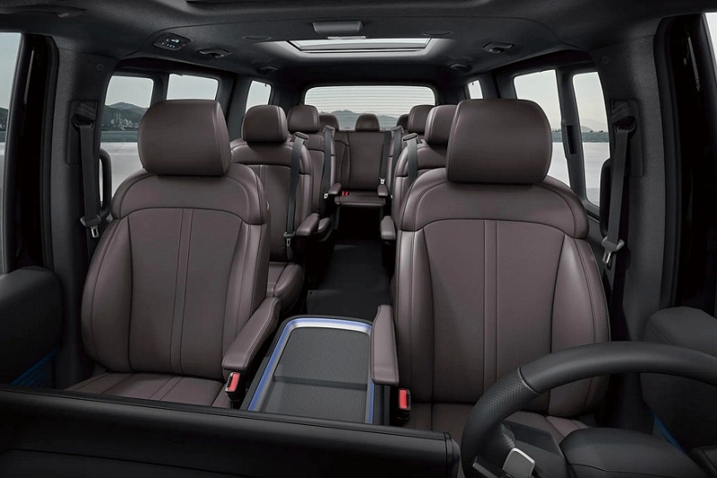 Обновлённое семейство Hyundai Staria: декор, экраны побольше и физические кнопки