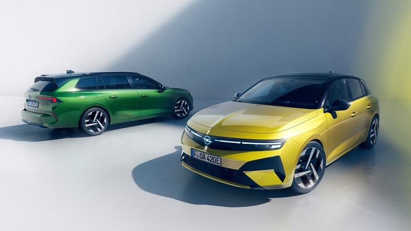 Обновлённый Opel Astra: премиальные фары, салон из вторсырья и батарейка побольше