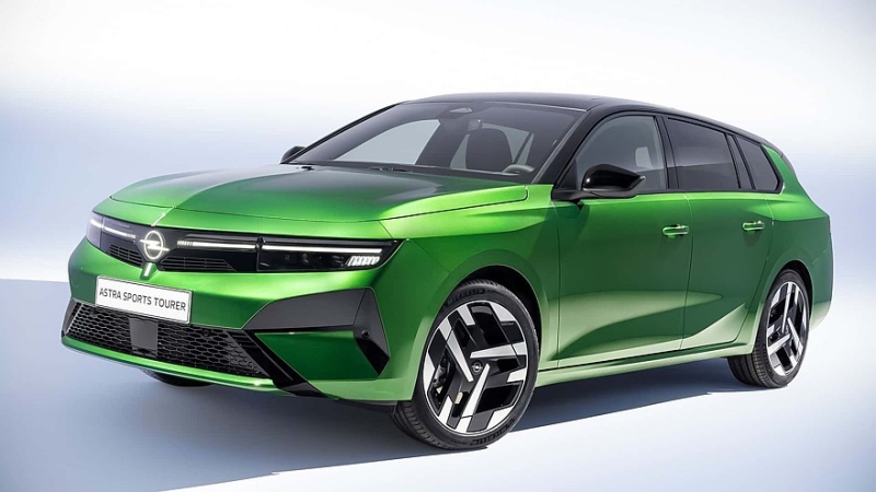 Обновлённый Opel Astra: премиальные фары, салон из вторсырья и батарейка побольше