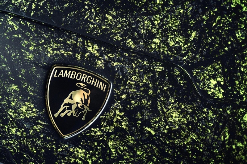 Пёстренькая роскошь: представлен уникальный Lamborghini Temerario Ad Personam