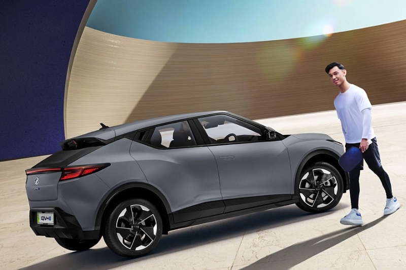 Представлен серийный электрохэтч Perodua QV-E: вместо Daihatsu партнером стала Magna