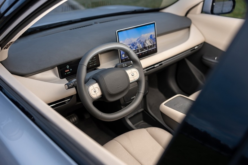 Старт продаж кроссовера Evolute i-Joy нового поколения: полный прайс-лист