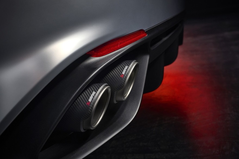 Alfa Romeo Giulia Quadrifoglio Luna Rossa: новая спецверсия с необычным антикрылом