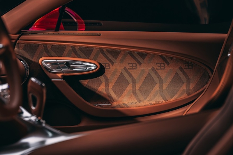 Bugatti Veyron вернулся в виде виртуозного заводского рестомода F.K.P. Hommage