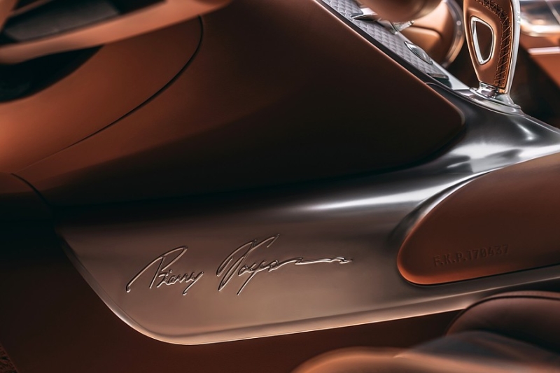Bugatti Veyron вернулся в виде виртуозного заводского рестомода F.K.P. Hommage