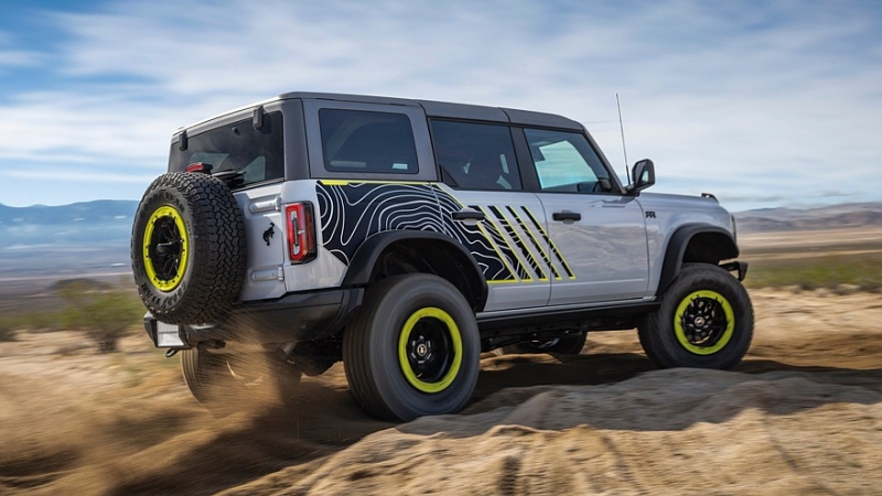 Ford рассекретил Bronco RTR: яркий декор, новая подвеска и базовый мотор