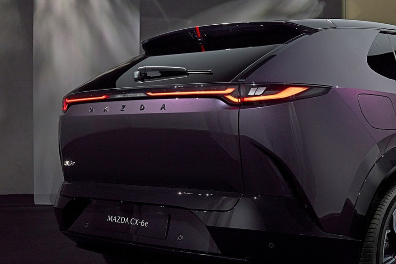 Кроссовер Mazda CX-6e на платформе Changan: официальная премьера