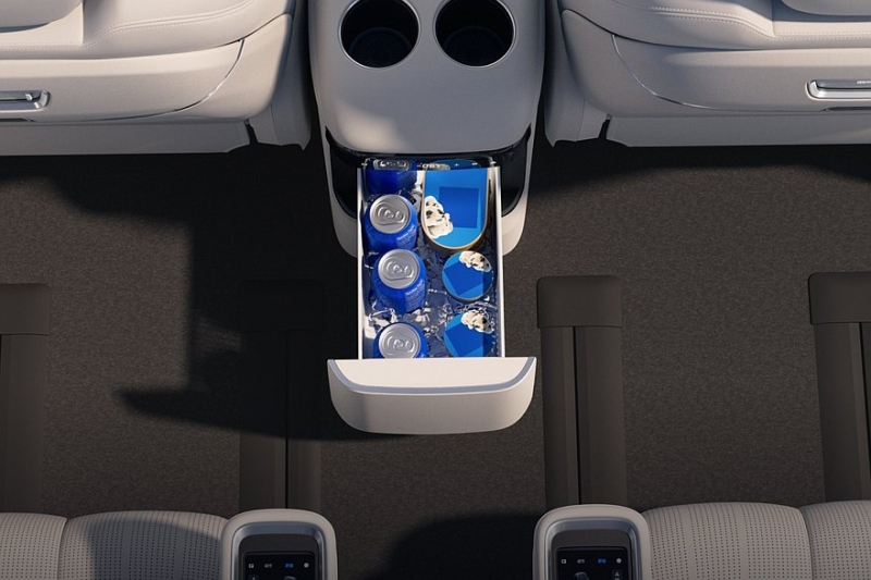 Минивэн Geely Galaxy V900: стандартный полный привод и эмблема из чистого золота