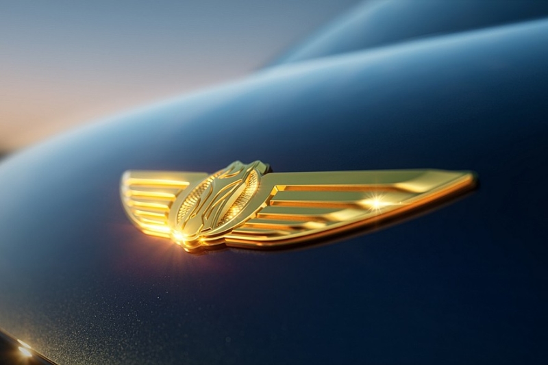 Минивэн Geely Galaxy V900: стандартный полный привод и эмблема из чистого золота