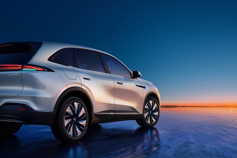 Новый кроссовер Buick Electra E7 показался на свежих кадрах