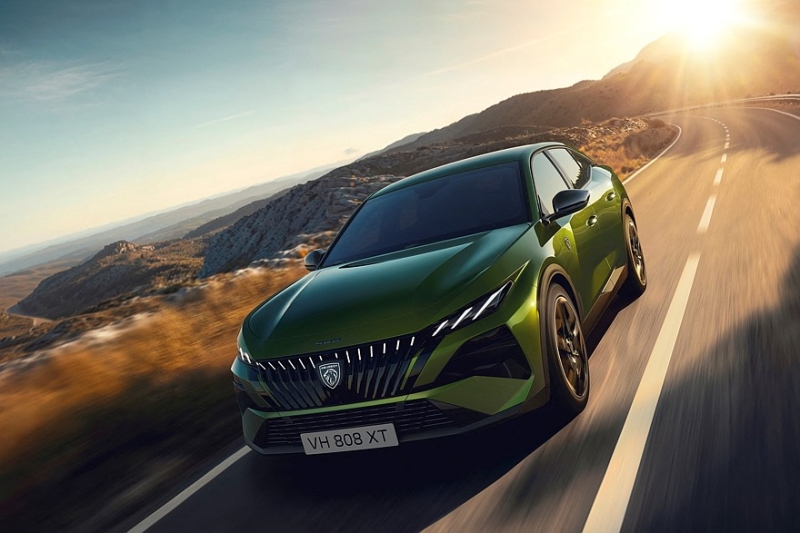 Обновлённый Peugeot 408 для Европы: эффектная оптика и более эффективная техника