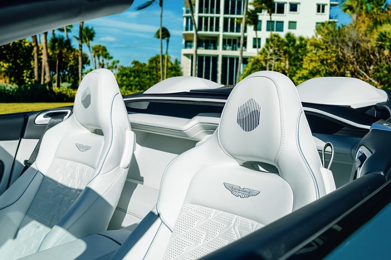 Попить вина, купить Aston Martin и помочь детям: представлен Vanquish Volante Wave Edition