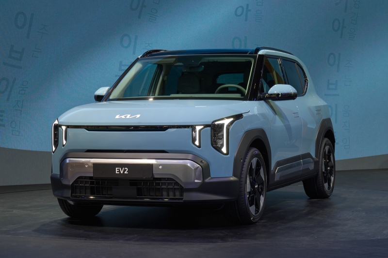 Рассекречен кроссовер Kia EV2: разный дизайн, две батареи и прописка в Европе