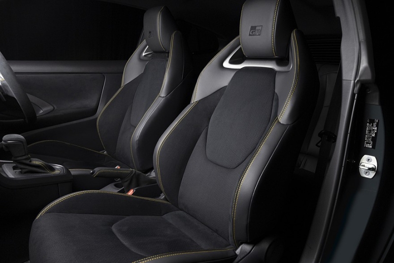 Toyota показала хот-хэтч GR Yaris Morizo RR: новый аэродинамический обвес и гоночный руль