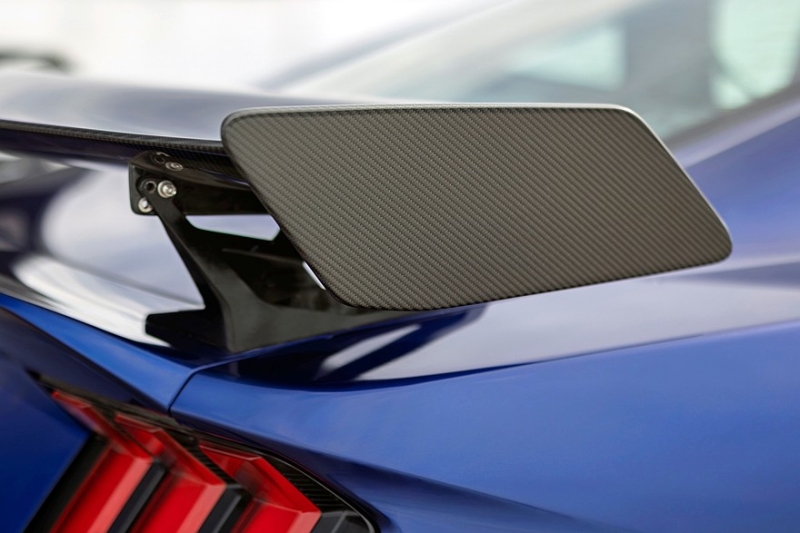 Вместо Shelby GT500: представлен Ford Mustang Dark Horse SC с компрессорным V8