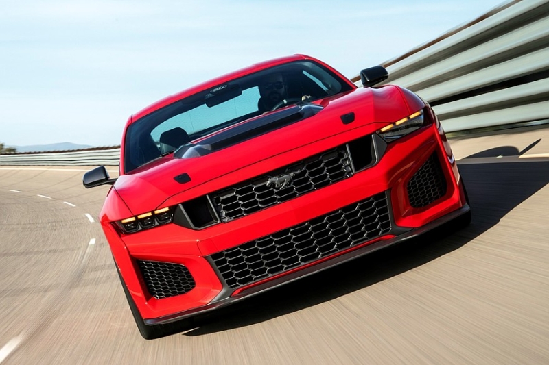 Вместо Shelby GT500: представлен Ford Mustang Dark Horse SC с компрессорным V8