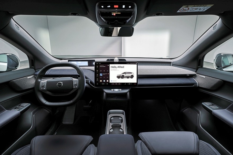 Volvo EX60: без дверных ручек, до 810 км на одной зарядке, сразу есть версия Cross Country
